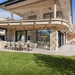 Olivida Villa *