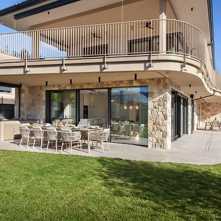 Olivida Villa *