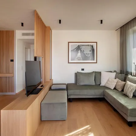 Olivida Villa *